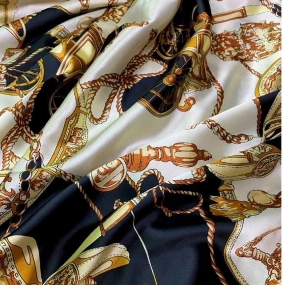 Womens Scarf Coach Carriage Tassel Navy Gold Satin Print Length 54" Width 13" - Picture 6 of 10